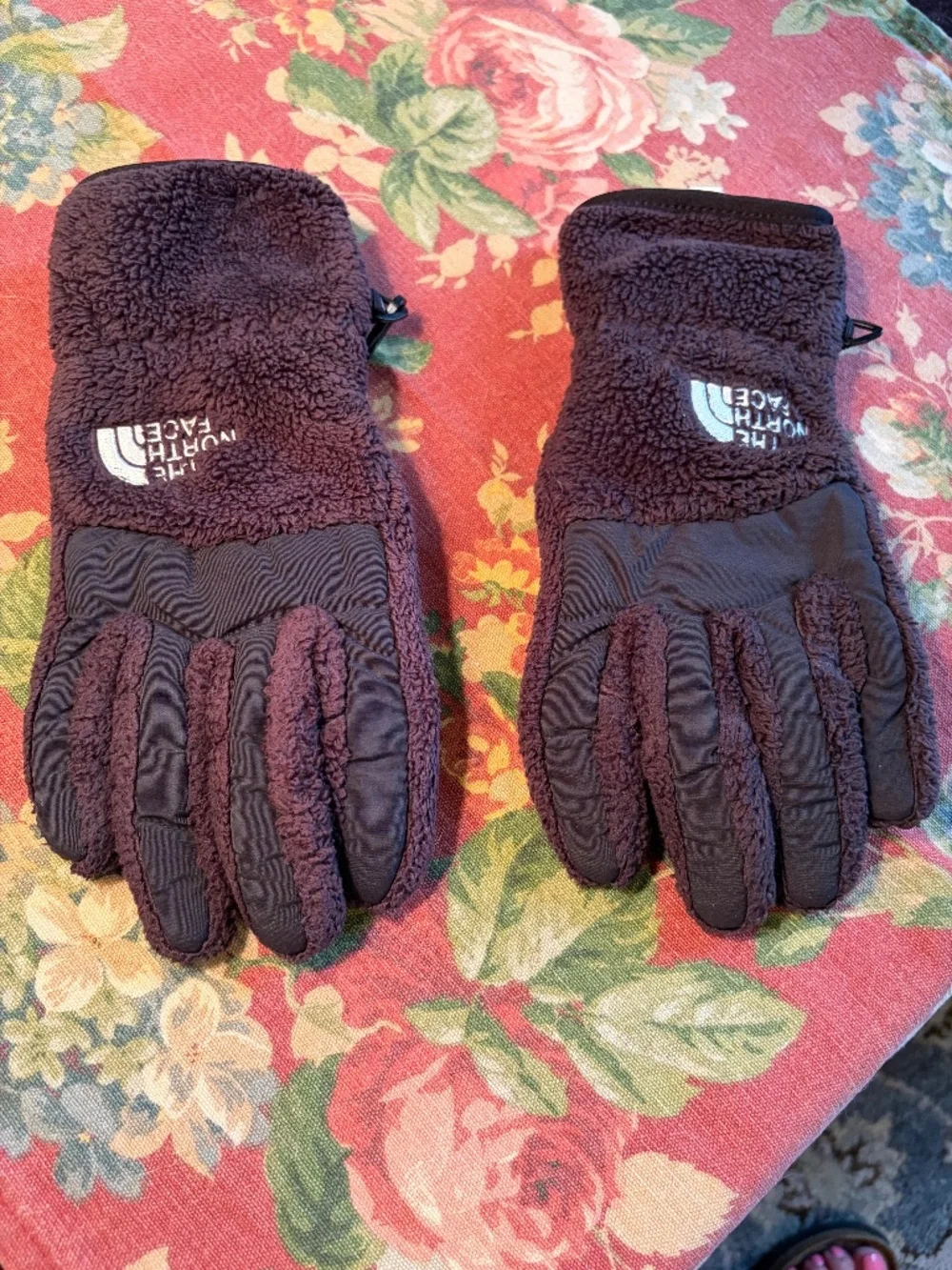 North Face women's fleece winter gloves size small